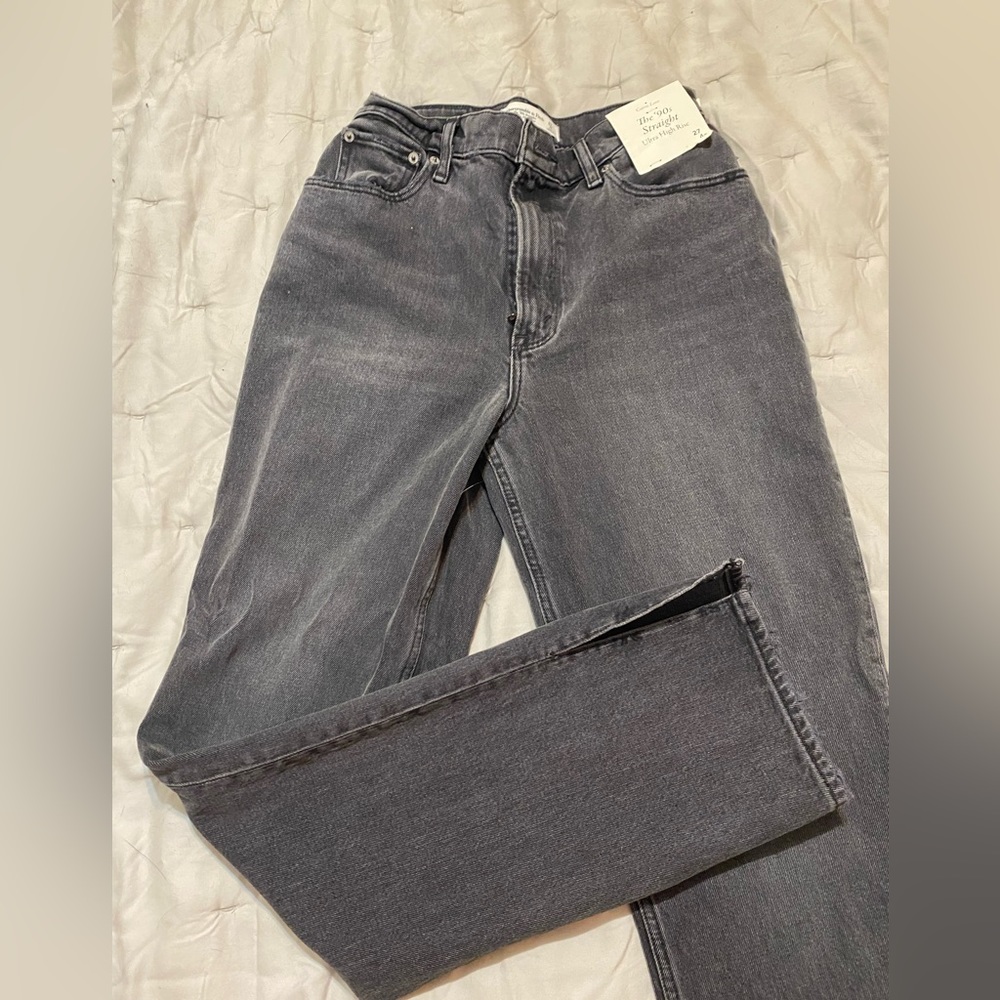 A& F 90's Straight Ultra High-Rise Jean (Black Denim)